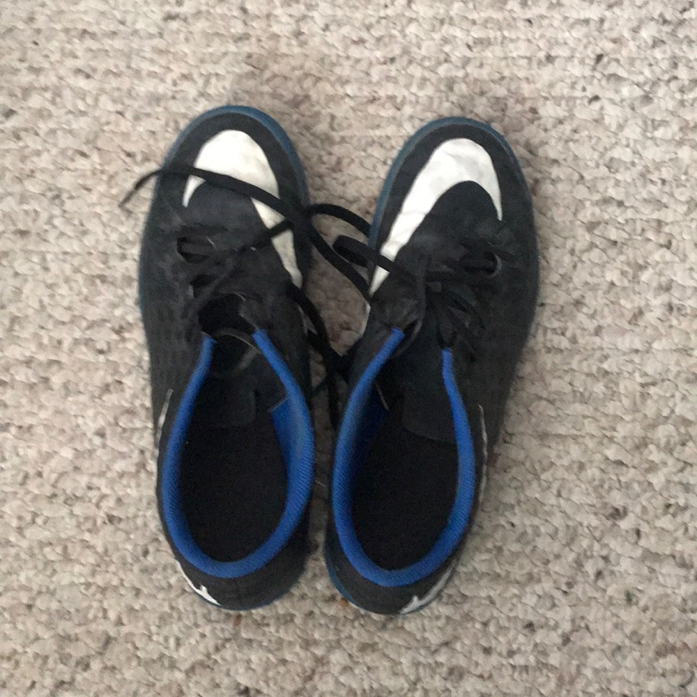 Nike hyper venom indoor soccer cleats